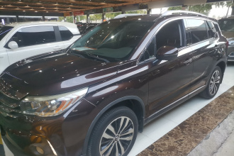 广汽传祺 传祺GS4 2017款 235T 自动两驱豪华智联版