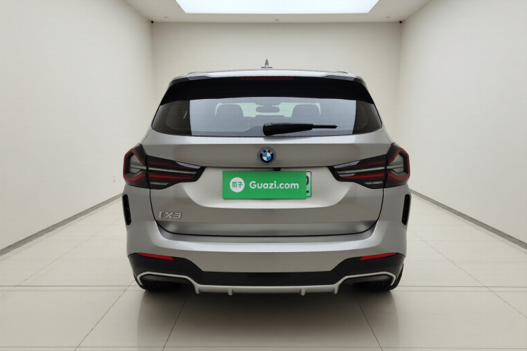 宝马iX3 2024款 领先型车身外观6