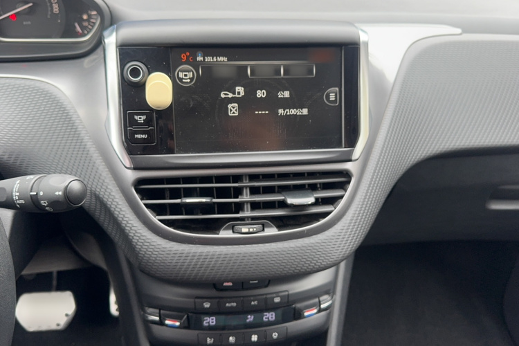 标致2008 2014款 1.6L 自动领航版局部细节16