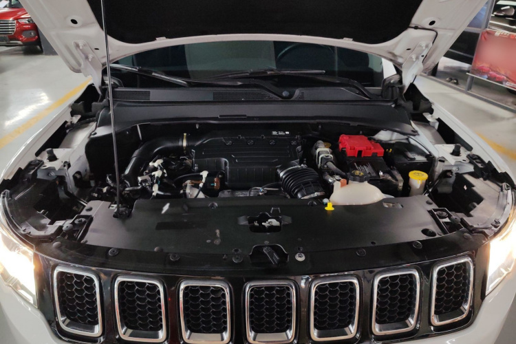 Jeep 指南者 2020款 220T 自动精英版局部细节24