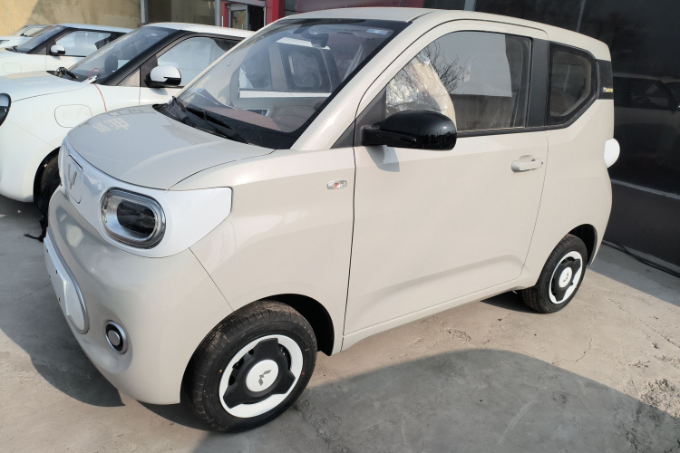 五菱汽车 宏光MINIEV 2024款 第三代 215km 青春版车身外观4