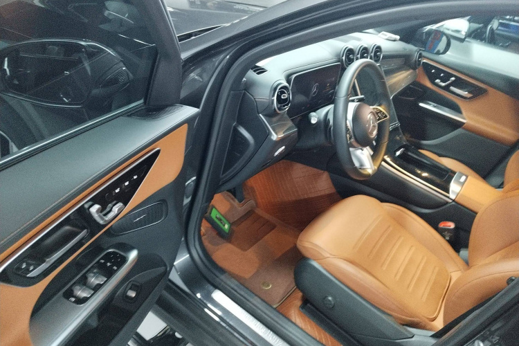 奔驰GLC 2024款 GLC 260 L 4MATIC 动感型 5座中控内饰7003