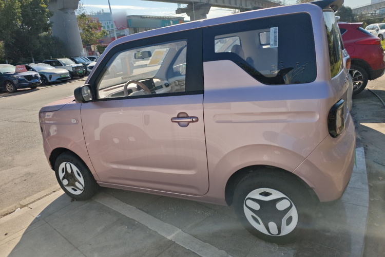 吉利银河 熊猫 2025款 210km 元气熊车身外观4