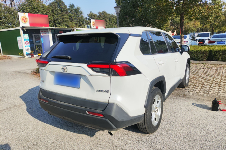 丰田 RAV4荣放 2020款 2.0L CVT两驱都市版车身外观7