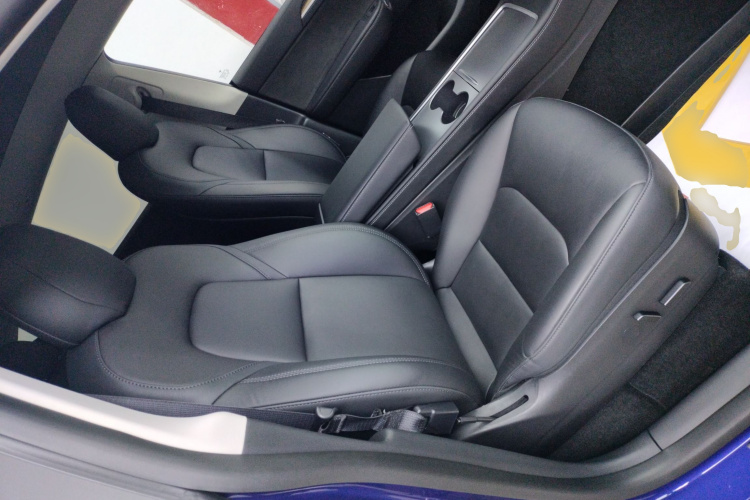 特斯拉 Model Y 2022款 长续航全轮驱动版局部细节41