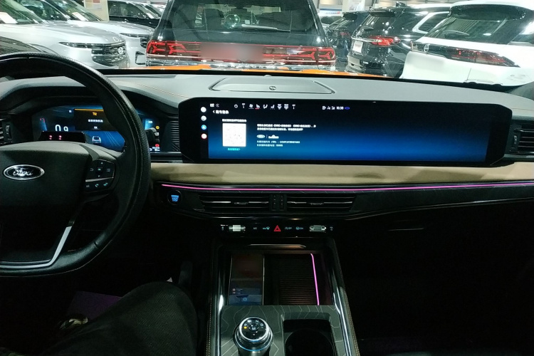 福特 探险者 2024款 2.3T EcoBoost 昆仑巅峰版 7座中控内饰12