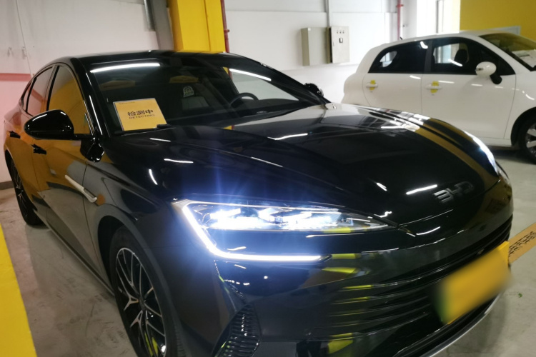 比亚迪 海豹 2023款 DM-i 1.5L 121km 尊贵型车身外观3