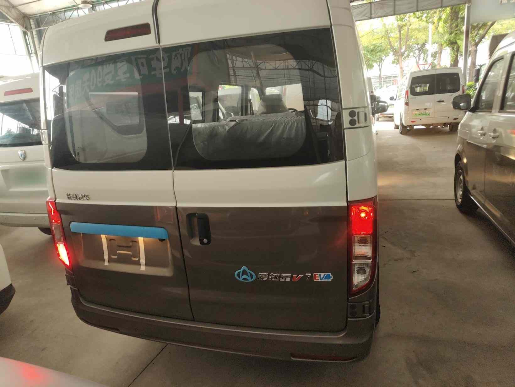 长安跨越 跨越星V7 EV 2024款 316km 对开门豪华型 7座(3)
