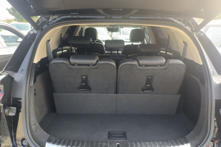 比亚迪 唐 2018款 2.0T 自动智联尊荣型 7座 国V局部细节23