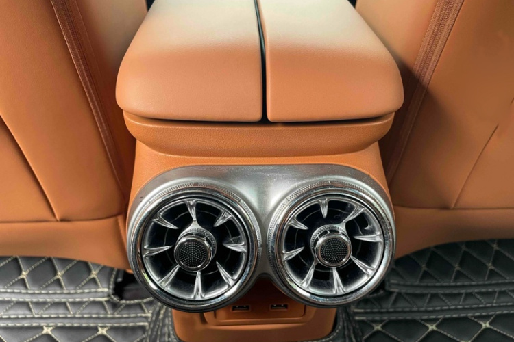 欧拉闪电猫 2022款 555km 尊贵版中控内饰7004