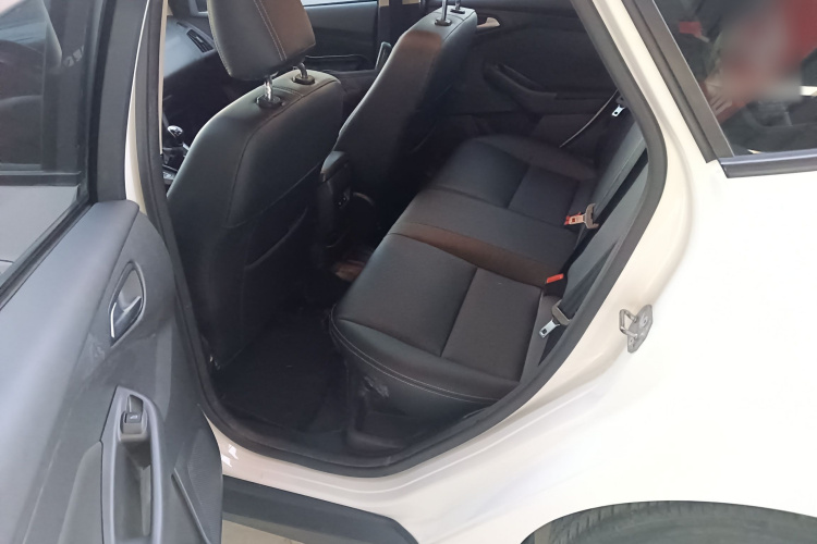 福特 福克斯 2017款 两厢 1.6L 手动舒适型智行版中控内饰21