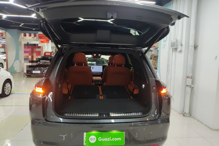 理想汽车 理想L8 2023款 Pro机舱底盘23