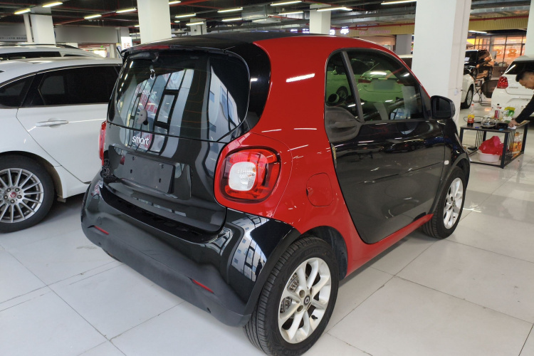 smart fortwo 2018款 1.0L 52千瓦硬顶灵动版 国V车身外观7