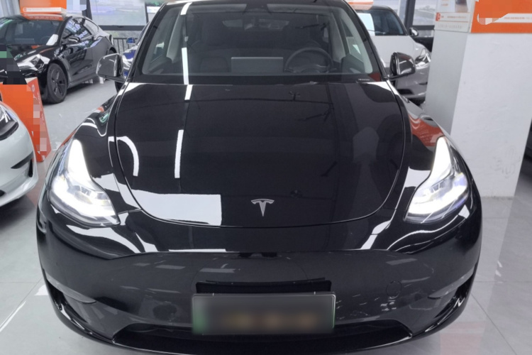 特斯拉 Model Y 2023款 高性能全轮驱动版车身外观2