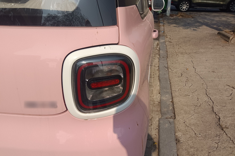 奔腾小马 2026款 222km 炫彩马车身外观9