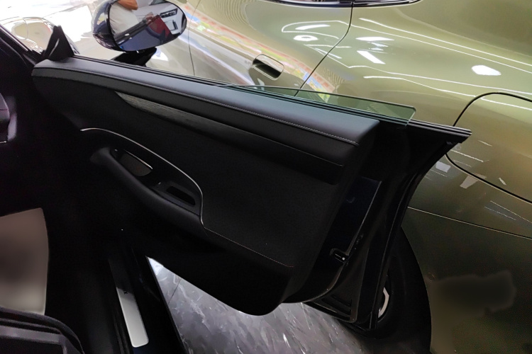 小米汽车 小米SU7 2024款 后驱长续航智驾版中控内饰7005