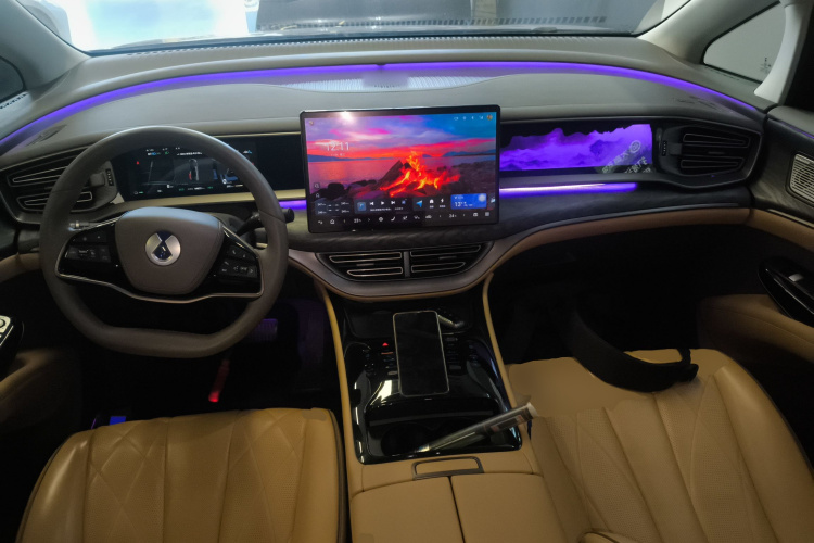 腾势D9 2022款 DM-i 1040 尊贵型中控内饰12