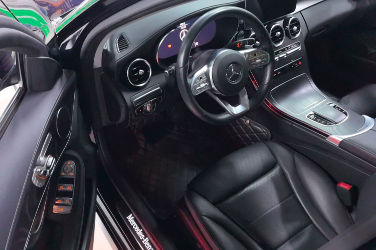 奔驰C级 2020款 改款 C 260 L 运动版中控内饰20