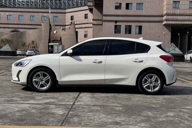 福特 福克斯 2019款 两厢 1.5L 手动锋跃型 国V车身外观6007