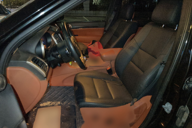 Jeep 大切诺基(进口) 2014款 3.0TD 柴油 舒享导航版局部细节19