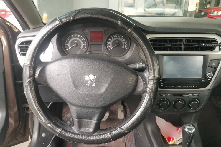 标致301 2014款 1.6L 自动舒适版局部细节13