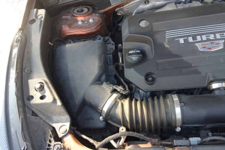 凯迪拉克XT4 2021款 28T 两驱领先型机舱底盘25