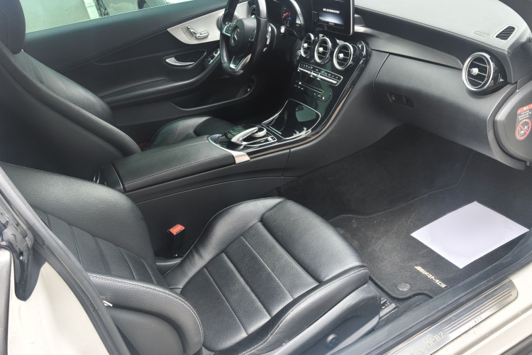 奔驰C级(进口) 2017款 C 200 4MATIC 轿跑版中控内饰7002