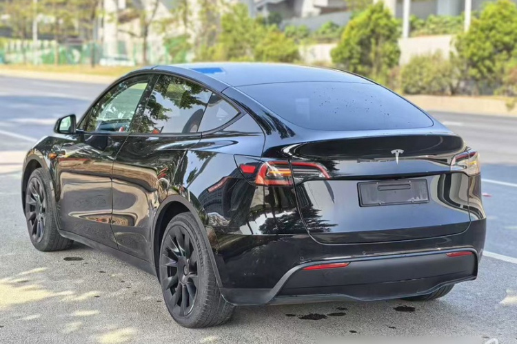 特斯拉 Model Y 2022款 改款 后轮驱动版车身外观6006