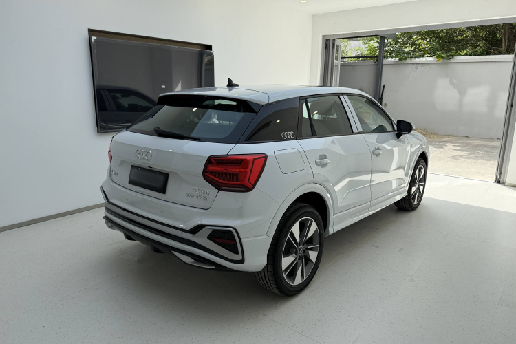 奥迪Q2L 2025款 35TFSI 时尚动感型车身外观6005