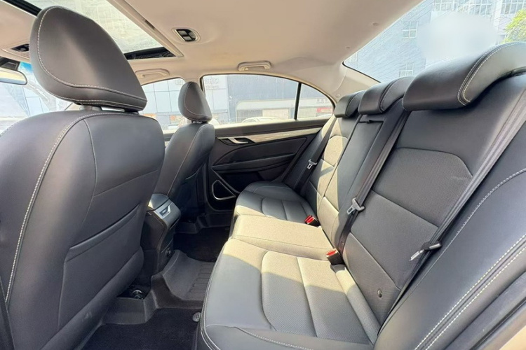 吉利汽车 帝豪 2019款 领军版 1.5L CVT向上互联型 国VI中控内饰7002