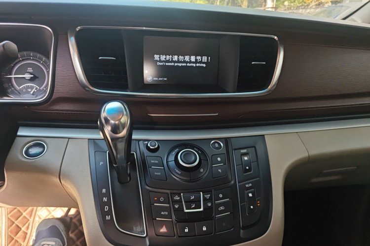 别克GL8 2017款 25S 豪华型 国V局部细节16