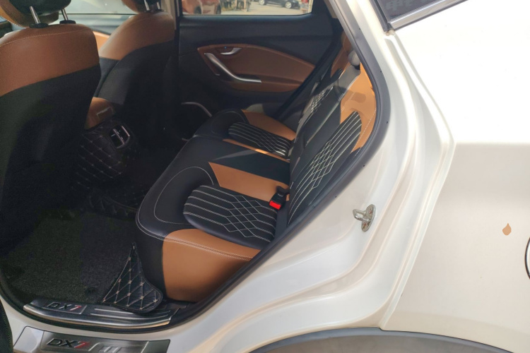 东南DX7 2018款 1.5T 自动豪华型中控内饰21