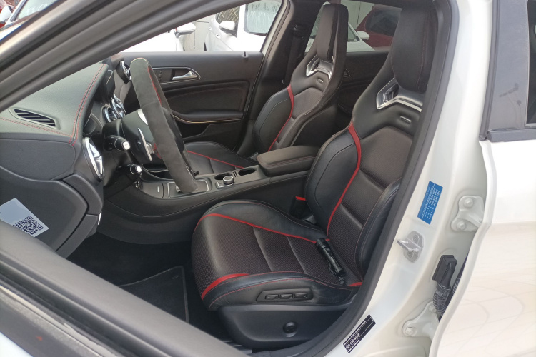 奔驰GLA AMG 2015款 AMG GLA 45 4MATIC中控内饰19