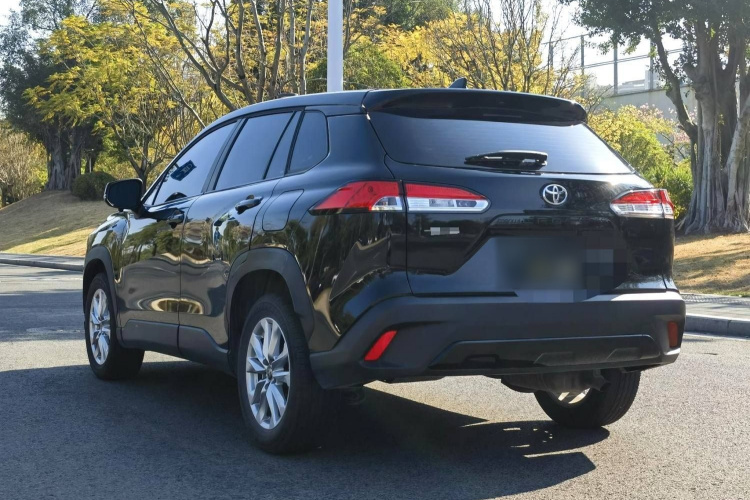 丰田 卡罗拉锐放 2023款 2.0L 精英版车身外观6005