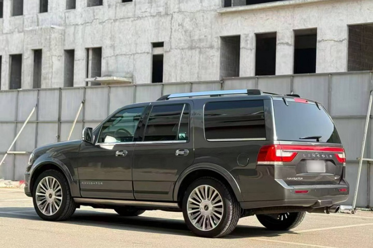 林肯 领航员 2016款 3.5T AWD车身外观6003