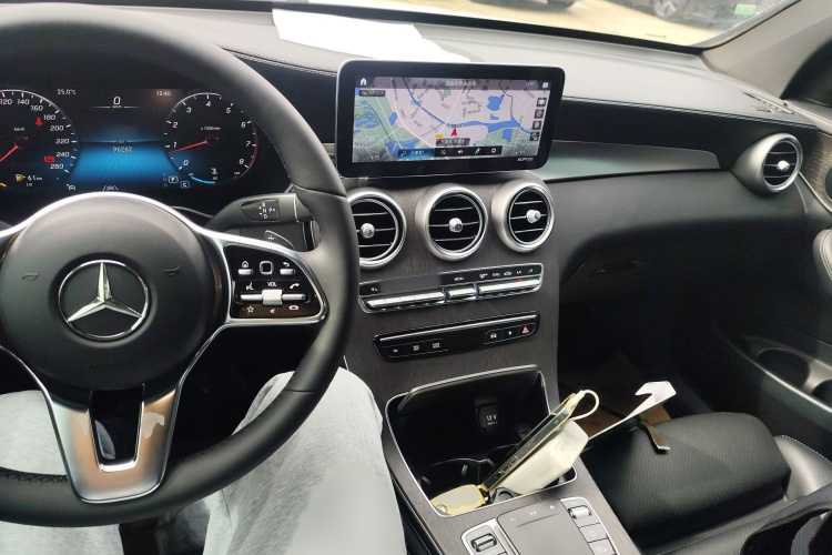 奔驰GLC轿跑 2020款 GLC 300 4MATIC 轿跑SUV中控内饰7002
