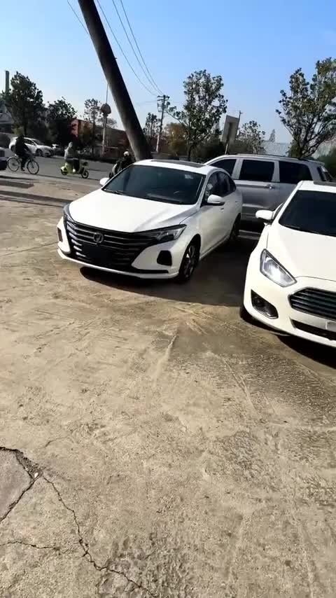 长安 逸动 2021款 PLUS 1.6L GDI 手动豪华型讲解1