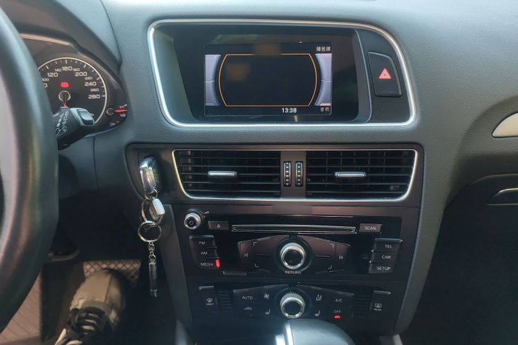 奥迪Q5 2017款 Plus 40 TFSI 进取型局部细节16