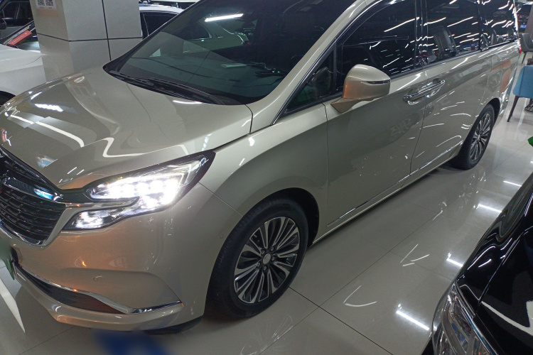 别克GL8 2021款 ES陆尊 653T 旗舰型车身外观4