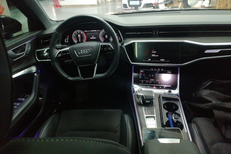 奥迪A6L 2023款 改款 55 TFSI quattro 尊享动感型局部细节13
