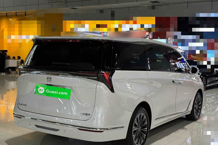 别克GL8 2025款 陆尊 尊享版车身外观6006