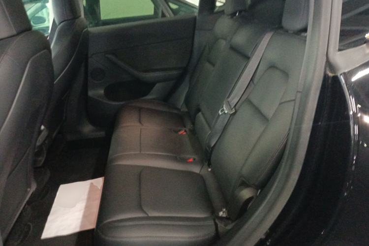 特斯拉 Model Y 2022款 后轮驱动版中控内饰7004