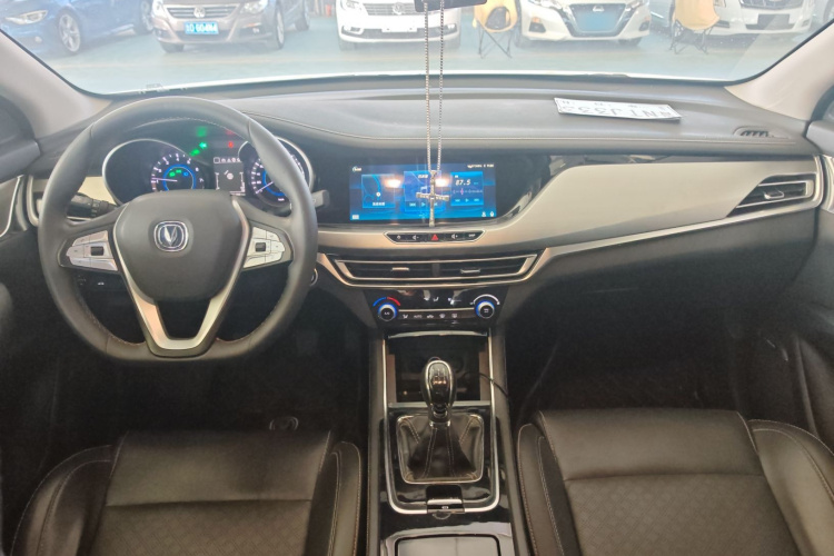 长安 逸动 2019款 高能版 1.6L GDI 手动先锋型 国VI中控内饰12