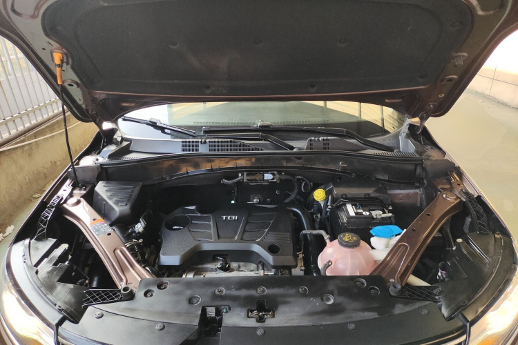 荣威RX5 2016款 20T 两驱自动互联网智享版机舱底盘24