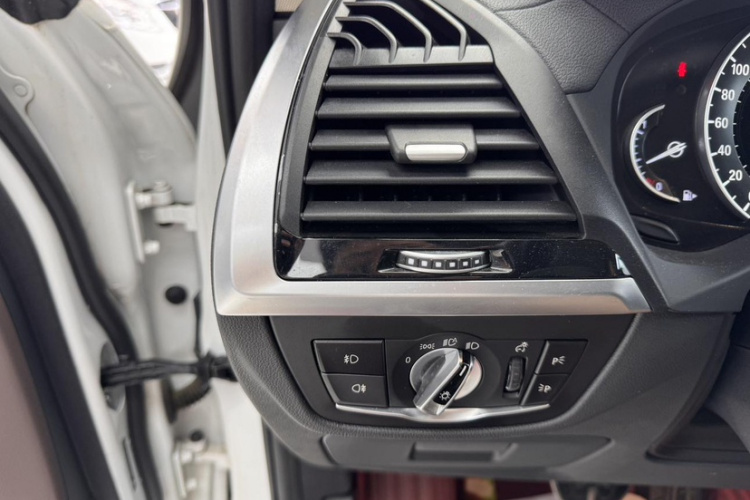 宝马X3 2018款 xDrive25i M运动套装 国VI中控内饰7011