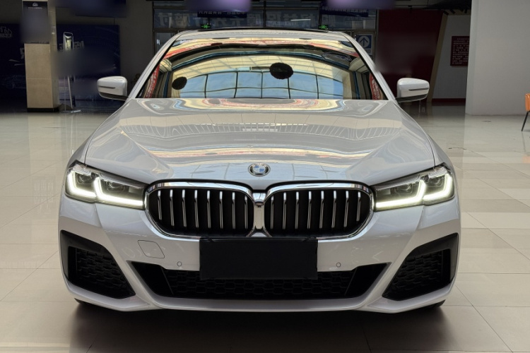 宝马5系 2023款 530Li 领先型 M运动套装车身外观6008