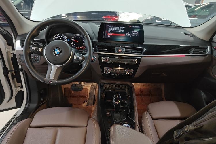 宝马X1 2020款 sDrive20Li 尊享型中控内饰12