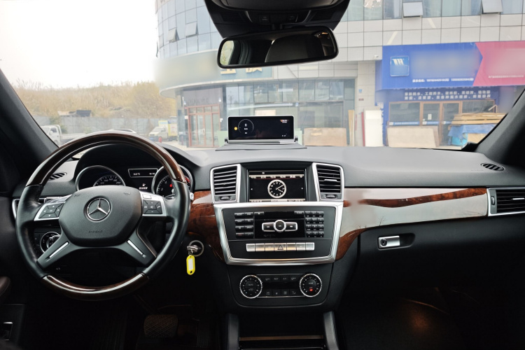 奔驰M级 2012款 ML 350 豪华型中控内饰7006