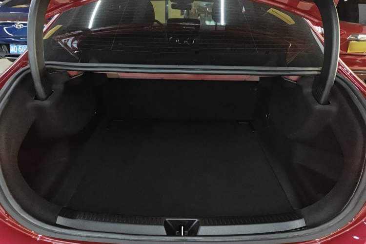 奔驰A级 2020款 改款 A 180 L 运动轿车特殊配置机舱底盘23