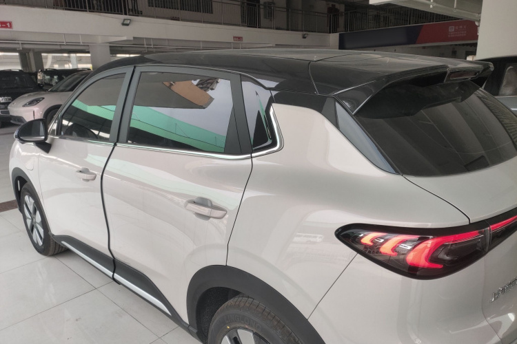 五菱汽车 缤果S 2025款 325km 尊享款车身外观4